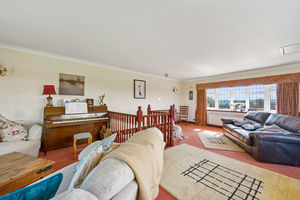 Lounge- click for photo gallery